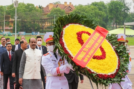 Indian Lower House Speaker pays tribute to late President Ho Chi Minh